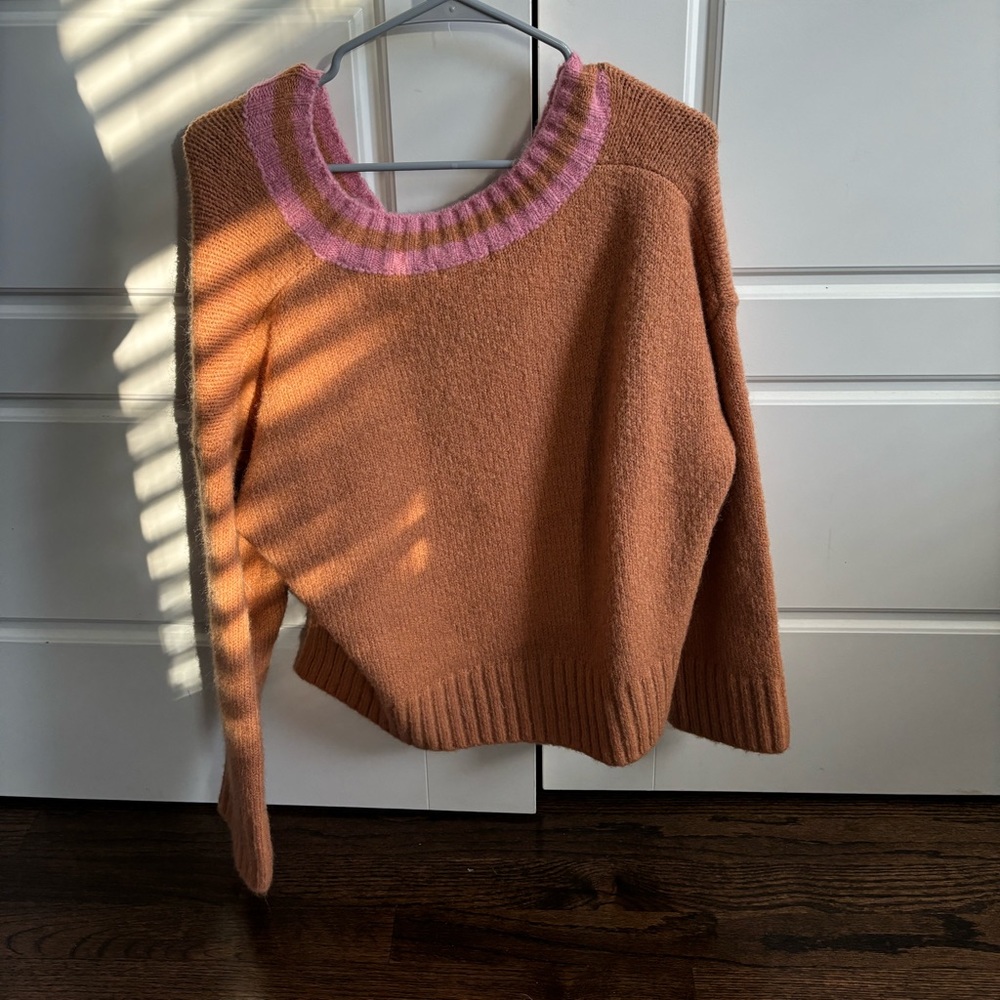 Vestique Off-the-Shoulder Sweater - Picture 2 of 4